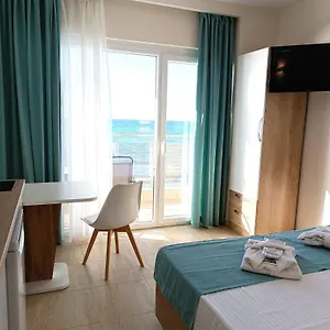https://navarino-luxe-suites.hotelschalkidiki.net